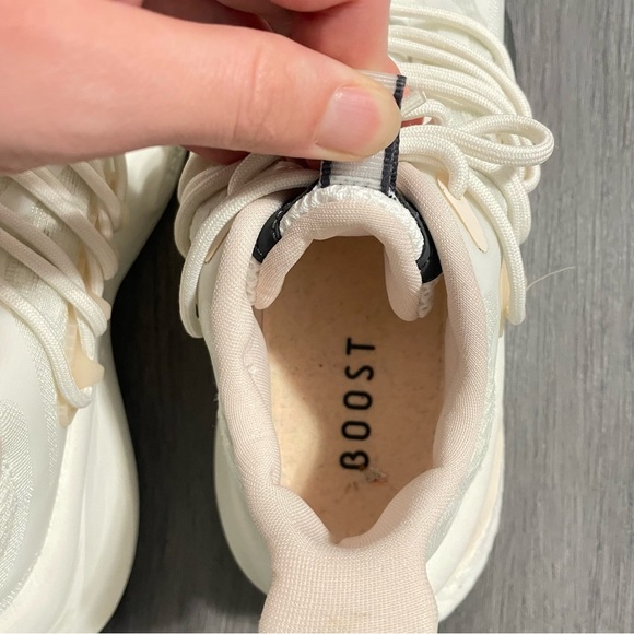 sold - Adidas Alphaboost V1 2022 Running Shoes Unisex (Women’s 7, Men’s size 6) - Picture 12 of 16